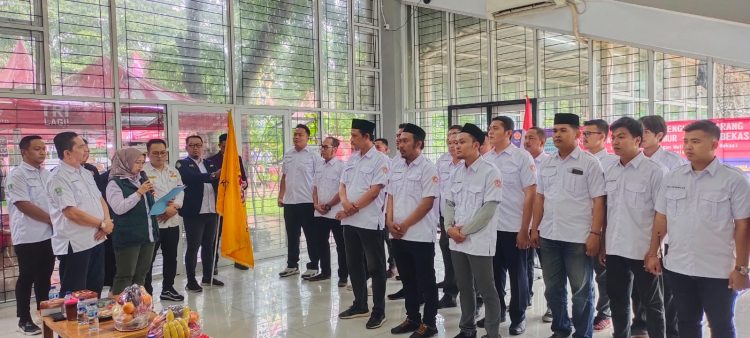 Camat Bekasi Timur Kukuhkan Pengurus Karang Taruna Kecamatan Bekasi Timur.