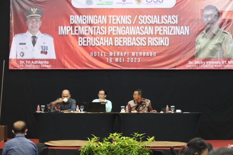Sekdis DPMPTSP Kota Bekasi Buka Bimtek Tim Evaluasi Pelaksanaan Penanaman Modal Bagi Pelaku Usaha di Kota Bekasi