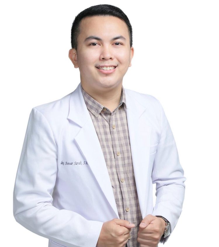 Takjub! Drg Aswar Sandi MSc, DIC Sang Pemilik “Kadoya Dental Clinic” Berikan Pengobatan Gigi Gratis Setiap Hari Bagi Yang Kurang Mampu.